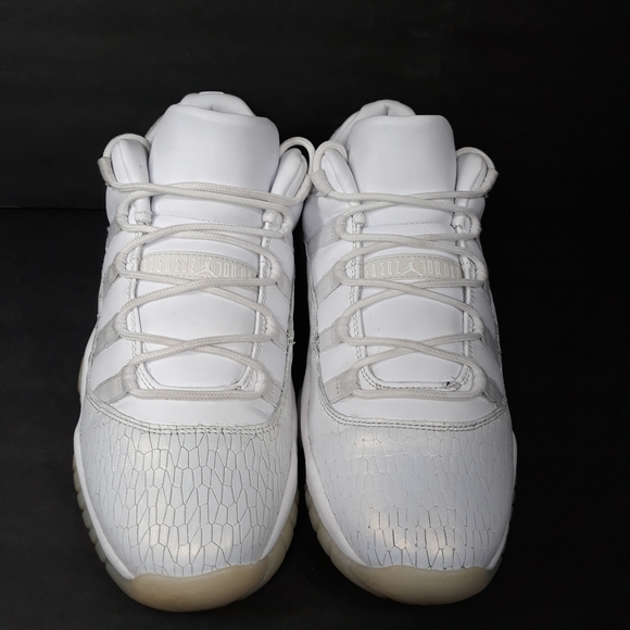 Nike Air Jordan 11 Low Heiress Platinum Sz 9 - Picture 3 of 7